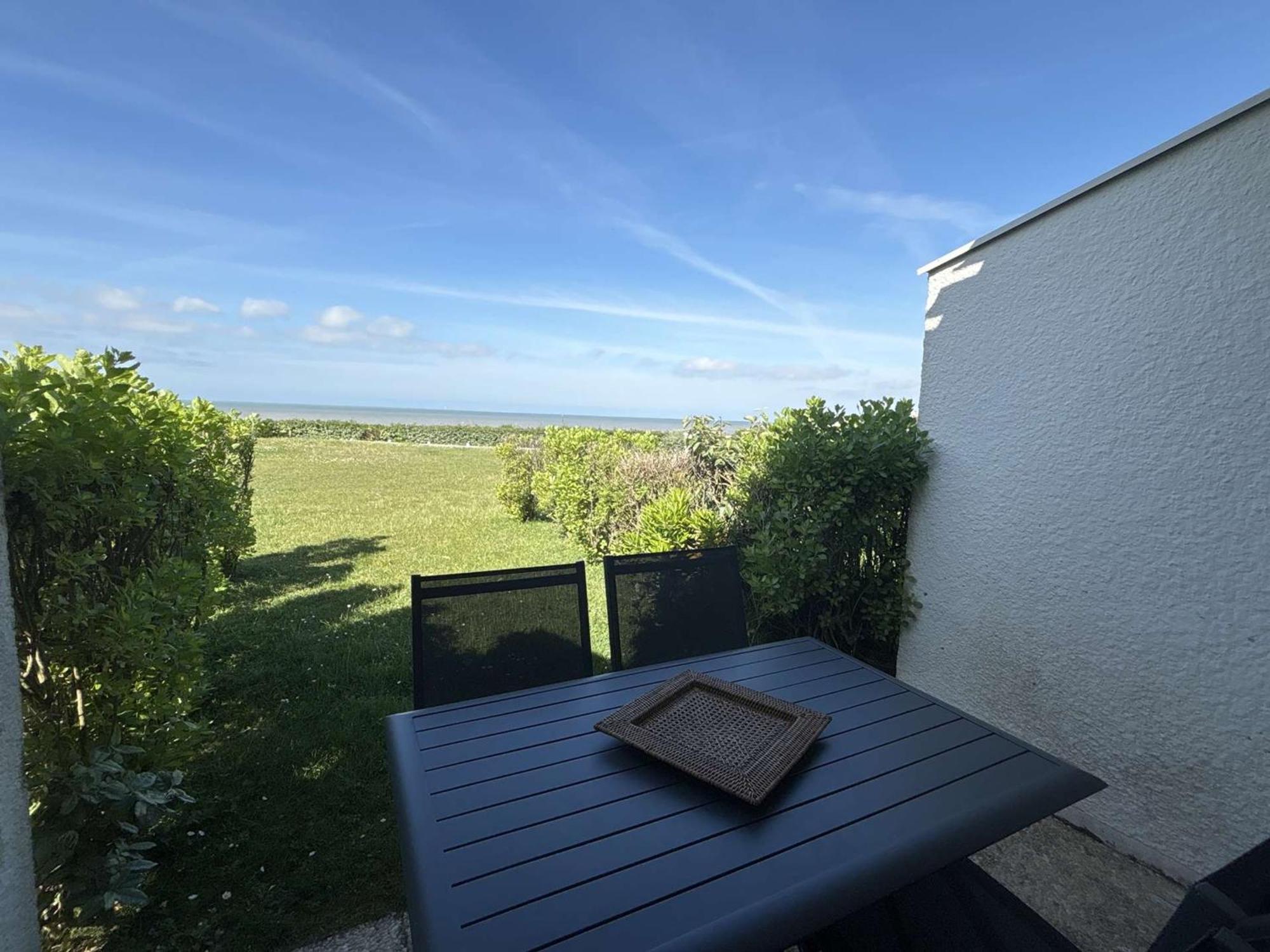 Studio En Bord De Mer A Royan, Parking, Tv, Tout Equipe - Fr-1-494-67 Екстериор снимка